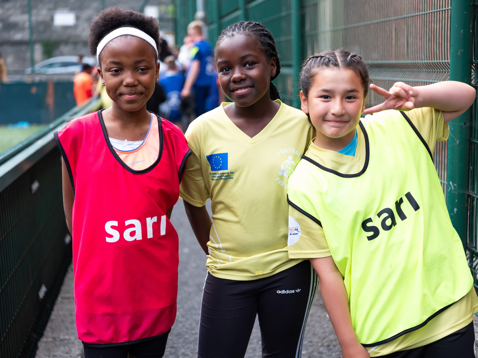 3 girls from SARI Ireland program